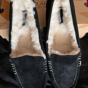 Koolaburra by UGG, black women’s slippers size 8